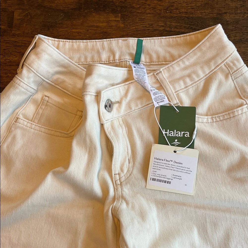 HALARA Cream High-Rise Jeans with Tag